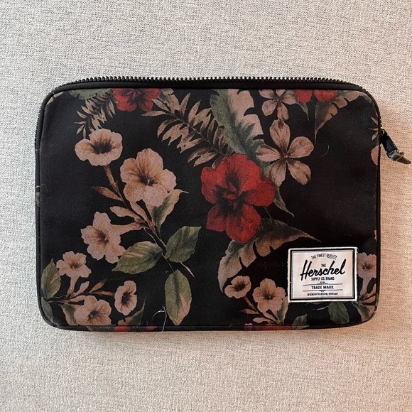 Herschel 13” laptop case - Picture 1 of 2